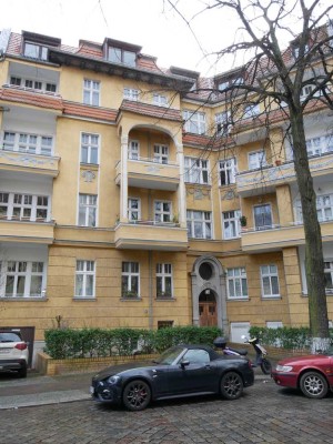 möblierte 1 Zi. Wohnung mit Balkon in Berlin-Tempelhof