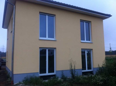 geräumige Stadtvilla in ruhiger Naturnaher Lage