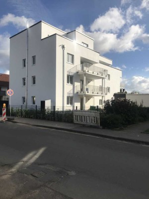 4 Zimmer Erdgeschosswohnung mit Garten zu vermieten
