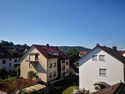 2-Zimmer-Dachgeschosswohnung mit Blick zum Turmberg