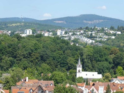 Bad Soden/Kernstadt: Helle, renovierte 3-Zimmer-Wohnung mit Panoramablick und barrierefreiem Zugang