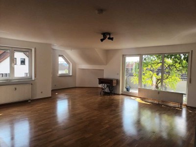 Geräumige 4-Zimmer Maisonette mit Balkon in Mühlheim am Main ab 15.11.2025