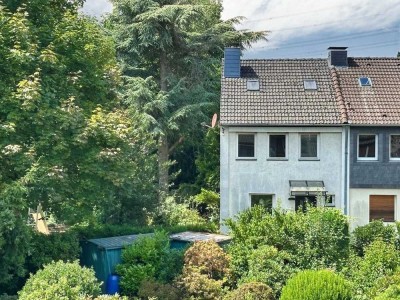 Sanierungsbedürftige Doppelhaushälfte mit Ausbaupotenzial!
