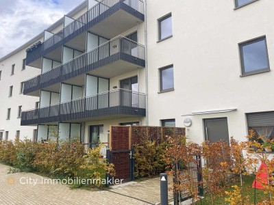 Stilvolle moderne 2-Zi.-Neubauwohnung mit Balkon, Tiefgaragenstellplatz & Fahrstuhl – barrierefrei