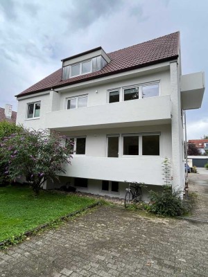 Hochwertige 3 Zimmer-DG-Wohnung mit Balkon u. Stellplatz in ruhiger Lage von Ötlingen