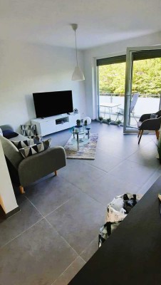Moderne 2-Zimmer-Wohnung — 60 m², Balkon, Fußbodenheizung & Inselküche in Top-Stadtlage