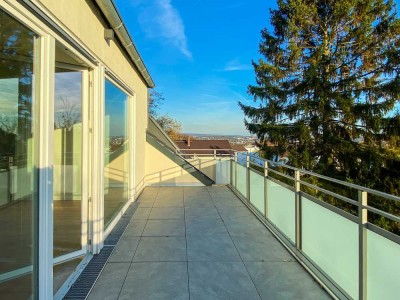 +++ Moderne 4-Zi-DG Wohnung mit großem Balkon und Weitblick +++