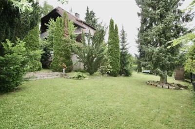 ***Wo jetzt ein Häuschen steht, darf Großes entstehen...Premium Baugrundstück für  Familienvilla ode