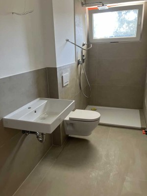 Komplett Sanierte  3 Zimmer Wohnung