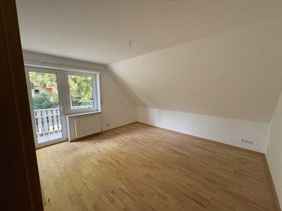 Lichtdurchflutet 4-Raum-Wohnung mit gehobener Innenausstattung mit zwei Balkone in Lippstadt Nord