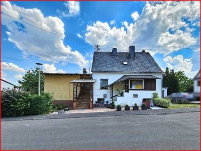 Zweigenerationenhaus mit idyllischem Garten