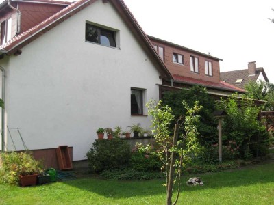 DHH-Siedlungshaus mit großzügigem Anbau