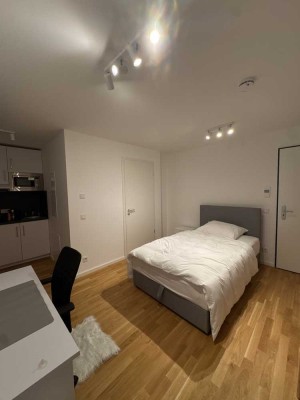ERSTBEZUG VOLLMÖBLIERTE Studenten Studio Neubau München Giesing