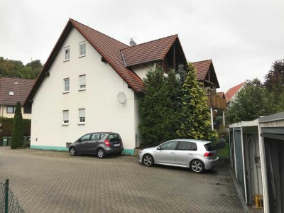 3 Zimmer Wohnung 80 qm, Souterrain neu renoviert, große Terrasse