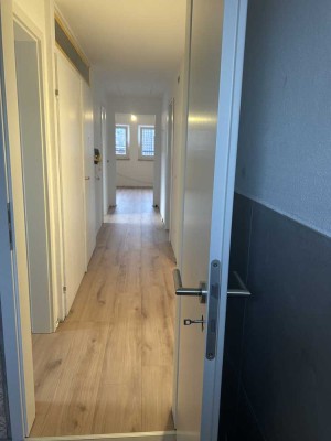 Renovierte 3-Zimmer DG-Wohnung in Karlsruhe-Neureut
