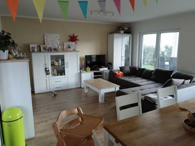 Moderne 3-Zimmer EG-Wohnung mit eigenem Garten & 2 STP