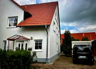 1a-Lage in Heide-Süd: renoviertes Reihenhaus mit Einbauküche, Terrasse und großem Garten