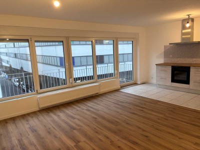 Helle, komplett sanierte Zwei-Zimmer-Wohnung in Karlsruhe-Stadtmitte