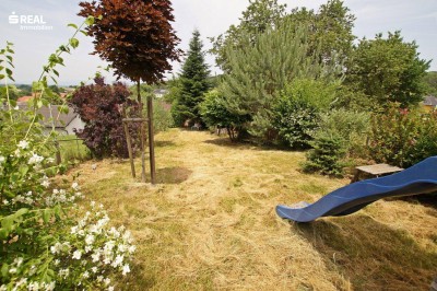 Gelegenheit: Sofort beziehbares Haus mit schmalen Garten.