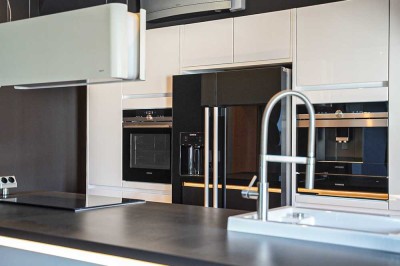 Gehobene 3-Zimmer DG-Wohnung mit Klimaanlage und EBK