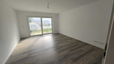 Doppelhaushälfte kernsaniert und energieeffizient mit Garage und StellplätzenHaus in Römerberg