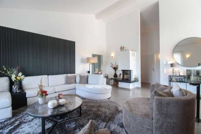 Atemberaubende Aussicht: Geschmackvolles Penthouse mit Weitblick und Zwei TG Stellplätze