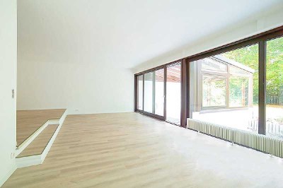 Familientraum im Bauhausstil - kernsaniert in ausgezeichneter und ruhiger Wohnlage