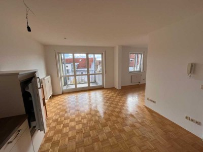 Helle, Lichtdurchflutete 1,5-Zimmer Wohnung mit Balkon&TG-Stellplatz in Amendingen