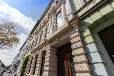 Wohnung mit EBK in wunderschönem Jugendstilhaus