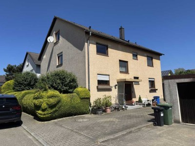 2-Familienhaus auf großem Grundstück in Gölshausen sucht Visionär!