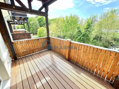 4-Zimmer-Wohnung mit neuer Einbauküche, Dielenfußboden, Tageslichtbad, Balkon und Stellplatz