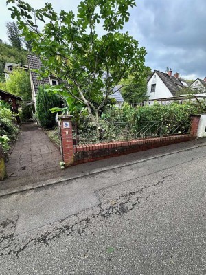 Doppelhaushälfte mit Garten & Ausbaupotenzial in ruhiger Lage von Weinheim