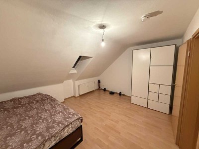Helle 2,5-Zimmer-Wohnung mit Parkplatz