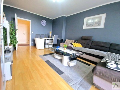 SCHÖNE 3-ZIMMER-WOHNUNG (77m²) MIT LOGGIA UND FERNBLICK