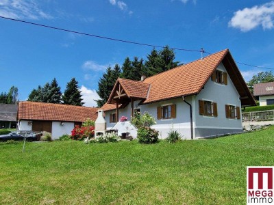 Charmantes kleines Bauernhaus mit sonnigem Grünblick