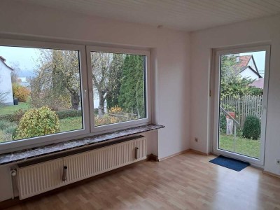 Helle 4-Zimmer EG-Wohnung mit Terasse und Garage in Hünfeld