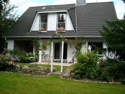 2-2,5 -EG- Terrassen-Wohnung mit lux. Innenausstattung  und Garten