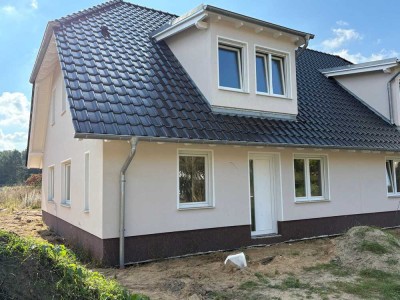 Großzügige Doppelhaushälfte am Stadtrand