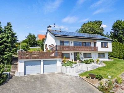 Großzügiges Einfamilienhaus mit PV-Anlage in ruhiger Aussichtstlage in der Gemeinde Schemmerhofen.