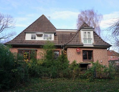 Charmantes Einfamilienhaus mit großzügigem Garten und Carport - Vermietung auf Zeit