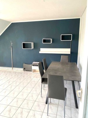 Helle 2-Zimmer Dachwohnung im 3. OG in Augsburg-Bärenkeller