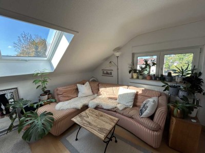 S-Möhringen, kleine,sonnige 2 Zi Dg-WhG, von Grün umgeben, gute ÖPNV-Anbindung, gute Energiewerte