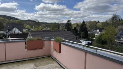 Exklusive, modernisierte 3-Zimmer-DG-Wohnung mit Balkon in Engelskirchen