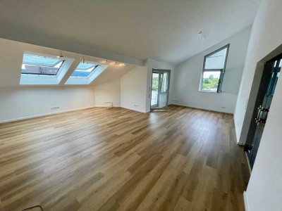 Beeindrucke 3,5-Zimmer-Penthouse-Wohnung mit lux. Ausstattung, 2 Balkone, EBK, 2 Garagen, Sauna uvm.