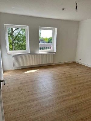 Helle, sanierte 2-Zimmer Wohnung ab dem 01.06.2025 zu vermieten