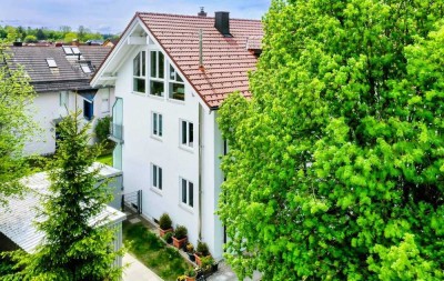 Vermietete 2-Zimmer Wohnung im DG *optional mit privatem Gartenabteil* in saniertem Haus!