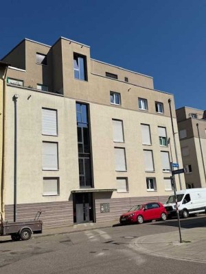 Gepflegte, sonnige 2 Zimmer-Penthouse-Wohnung in ruhiger Lage in Karlsruhe-Durlach