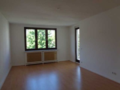 D-Pempelfort schöne 2-Zimmer Wohnung mit Balkon und Einbauküche