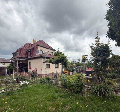 Doppelhaushälfte mit riesigem Grundstück in Borsdorf bei Leipzig