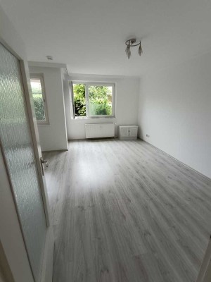 Modernisierte Erdgeschosswohnung mit Terrasse in grüner Lage von Iserbrook